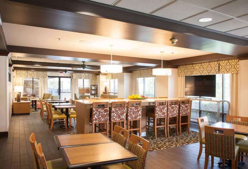 בית מלון כפרי Hampton Inn Pensacola Airport