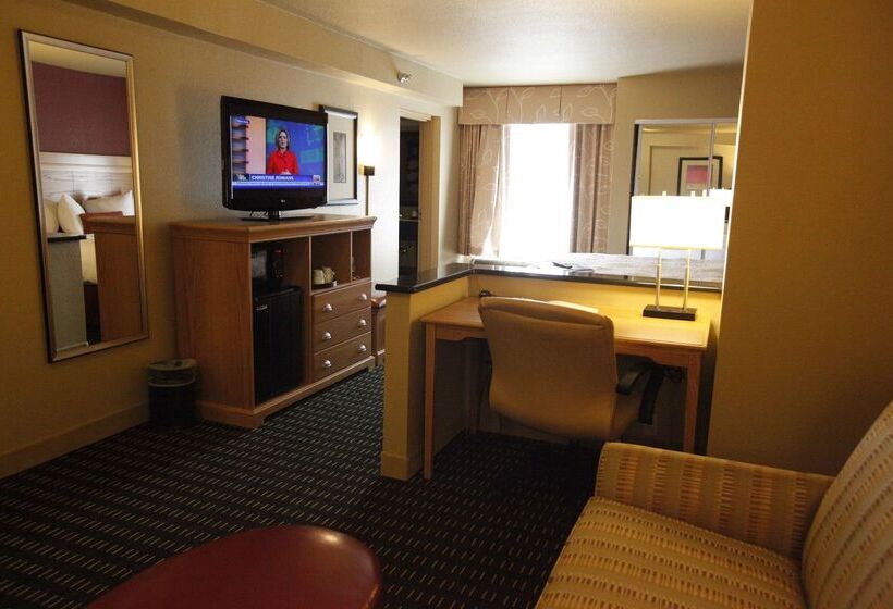 فندق Hampton Inn Pensacola Airport