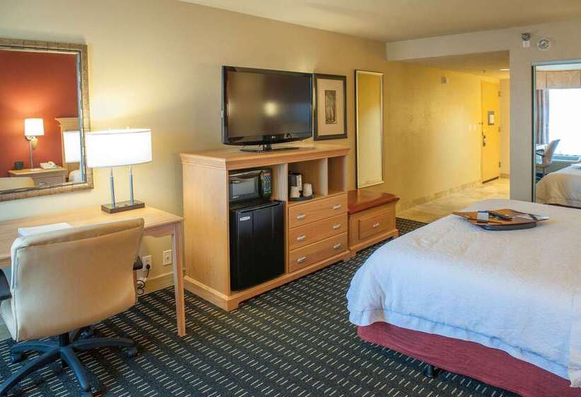 בית מלון כפרי Hampton Inn Pensacola Airport