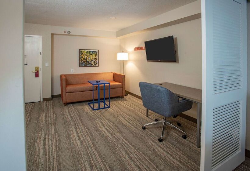 فندق Hampton Inn Pensacola Airport