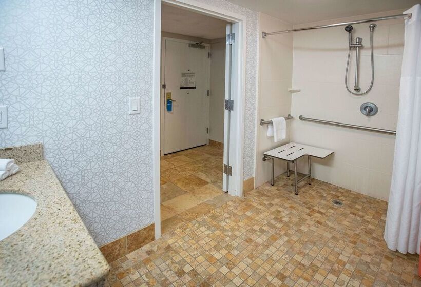 فندق Hampton Inn Pensacola Airport