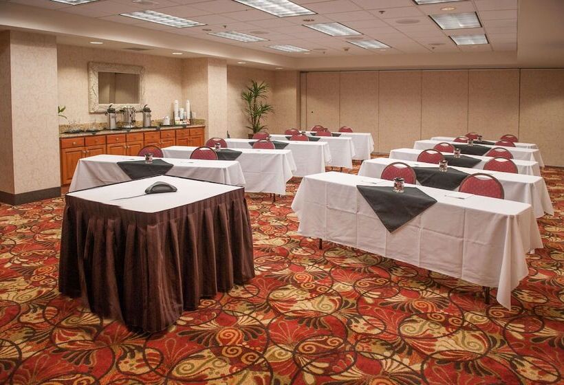 فندق Hampton Inn Pensacola Airport