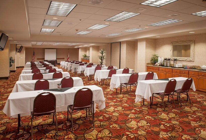 فندق Hampton Inn Pensacola Airport