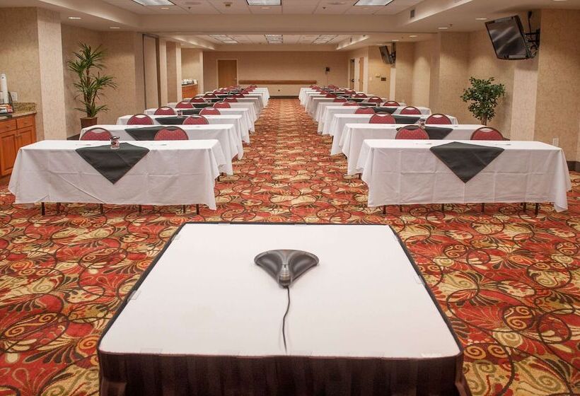 فندق Hampton Inn Pensacola Airport