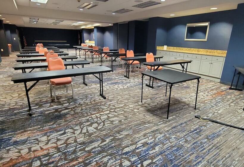 فندق Hampton Inn Pensacola Airport