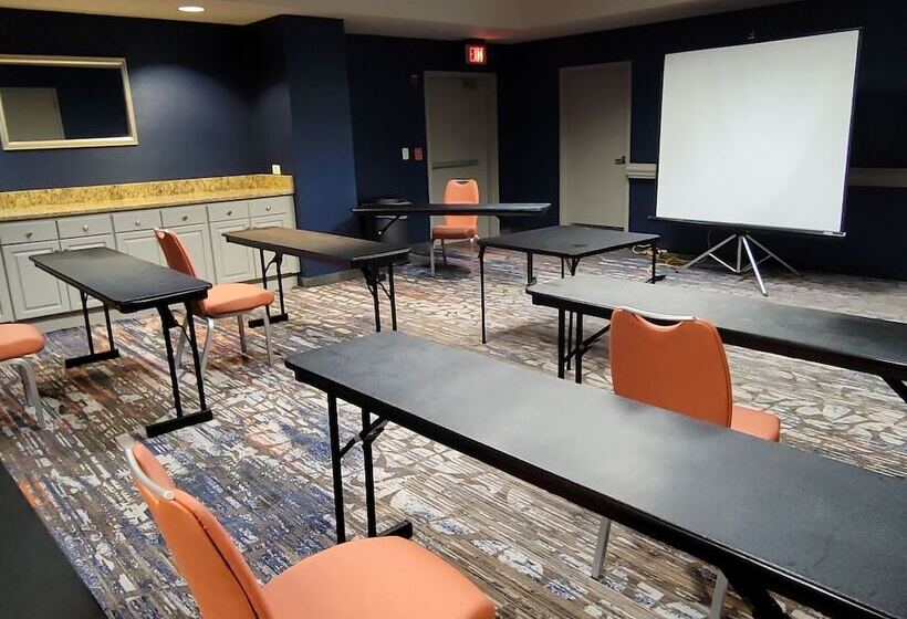 فندق Hampton Inn Pensacola Airport