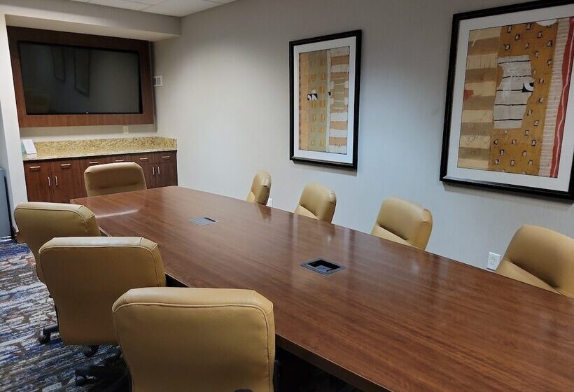 فندق Hampton Inn Pensacola Airport