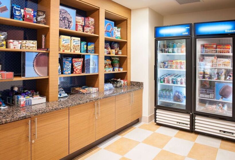 فندق Hampton Inn Pensacola Airport