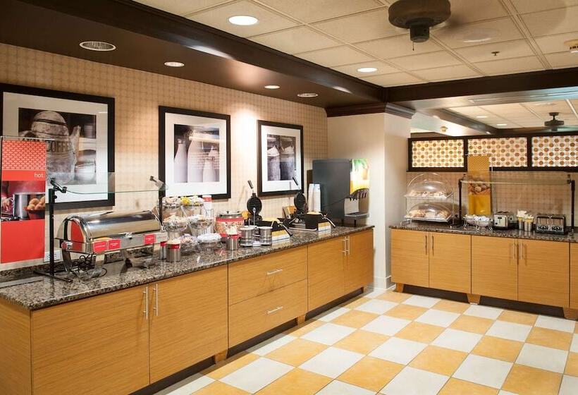 فندق Hampton Inn Pensacola Airport