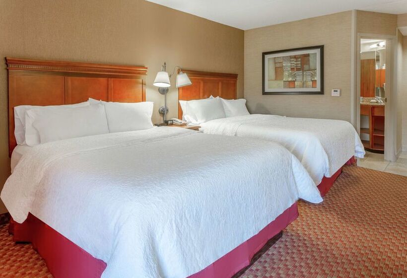 Отель Hampton Inn Peoriaeast At The River Boat Crossing