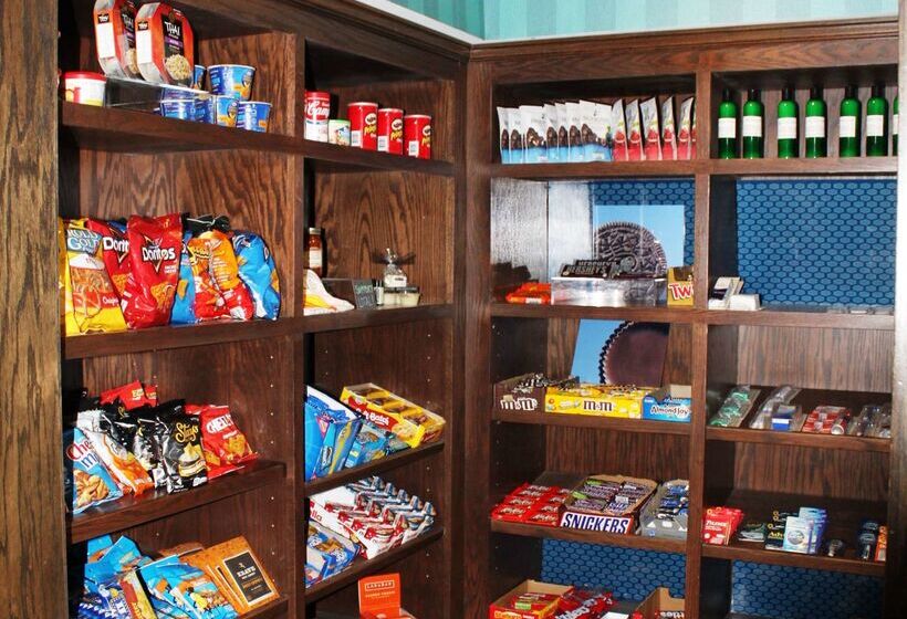 هتل Hampton Inn Perry