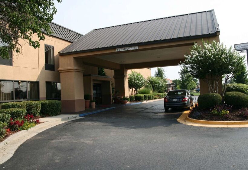 هتل Hampton Inn Perry
