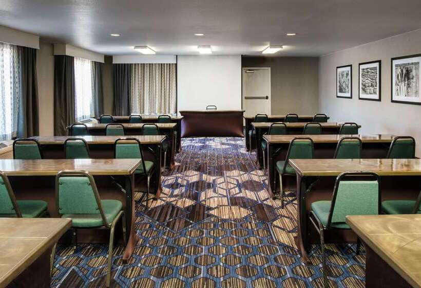 هتل Hampton Inn Phoenix Airport North