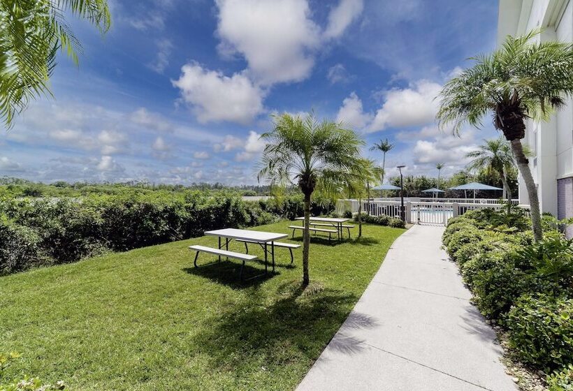 فندق Hampton Inn Port Charlotte