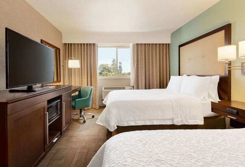 Отель Hampton Inn Clackamas