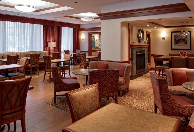 호텔 Hampton Inn Portland Airport