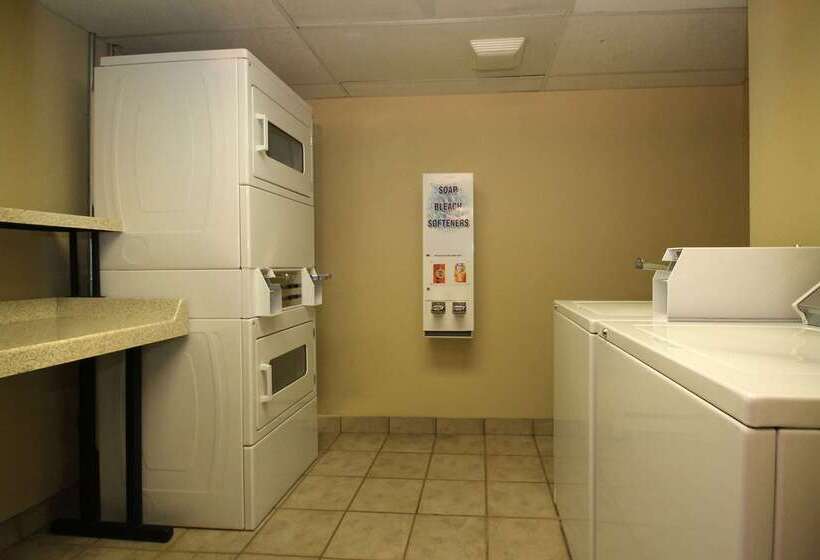 호텔 Hampton Inn Portland Airport