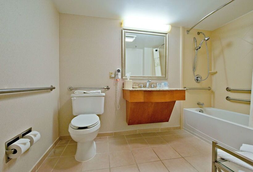 호텔 Hampton Inn Portland Airport