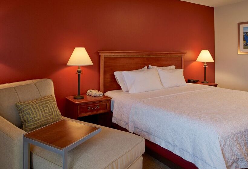 호텔 Hampton Inn Portland Airport