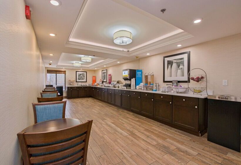 בית מלון כפרי Hampton Inn Portsmouth Central