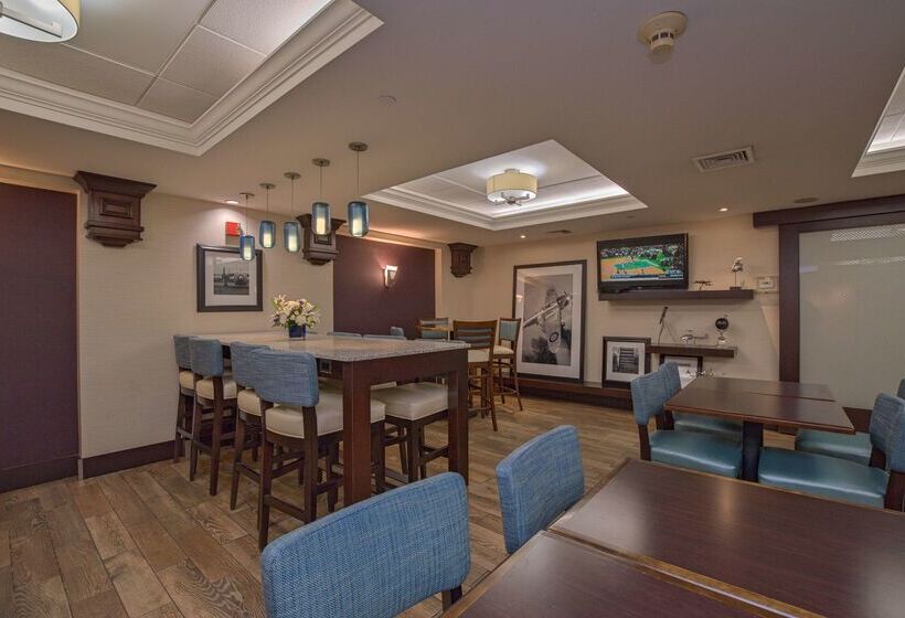 فندق Hampton Inn Portsmouth Central