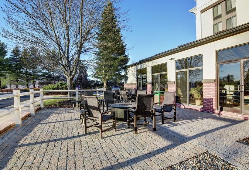 בית מלון כפרי Hampton Inn Portsmouth Central