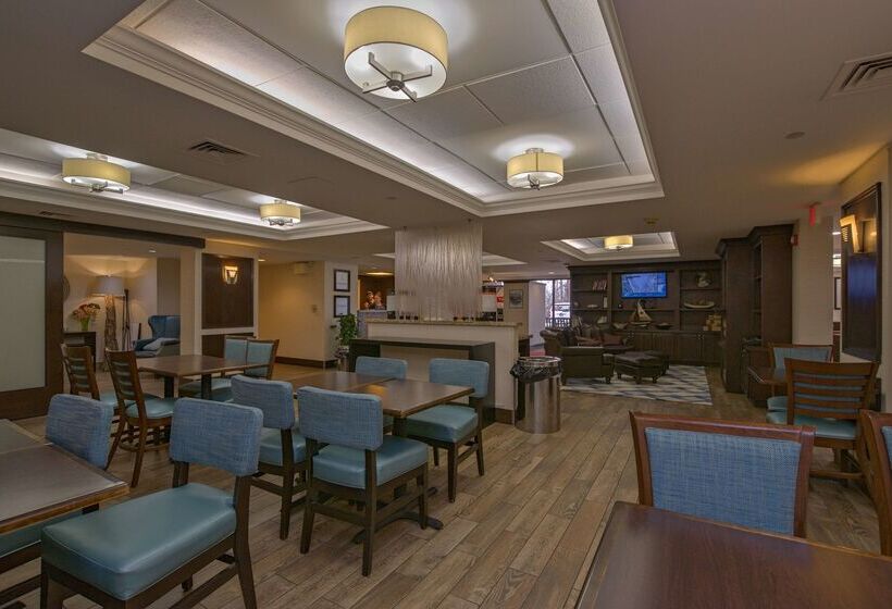 فندق Hampton Inn Portsmouth Central