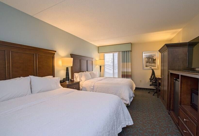 בית מלון כפרי Hampton Inn Portsmouth Central