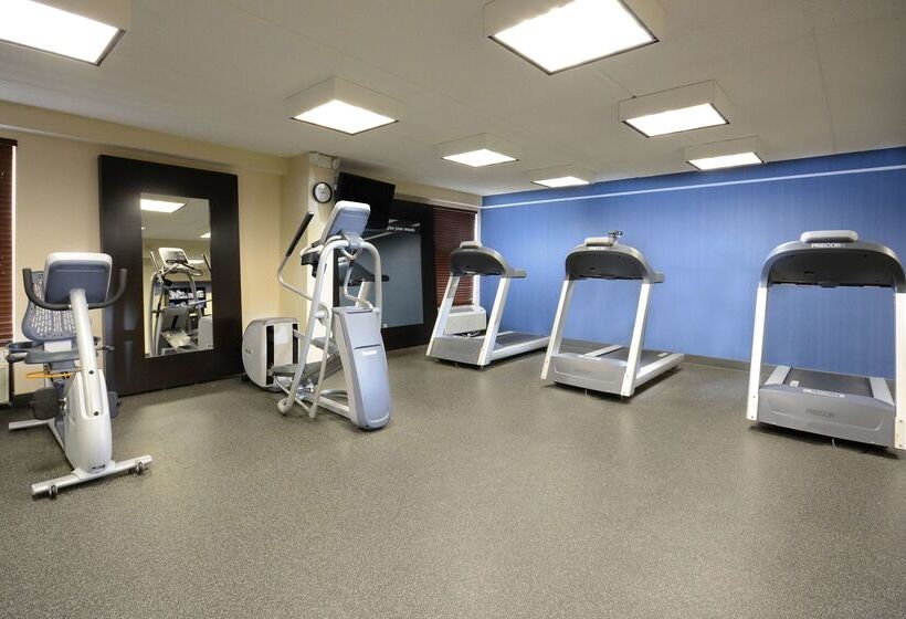 Отель Hampton Inn Raleigh Durham Airport