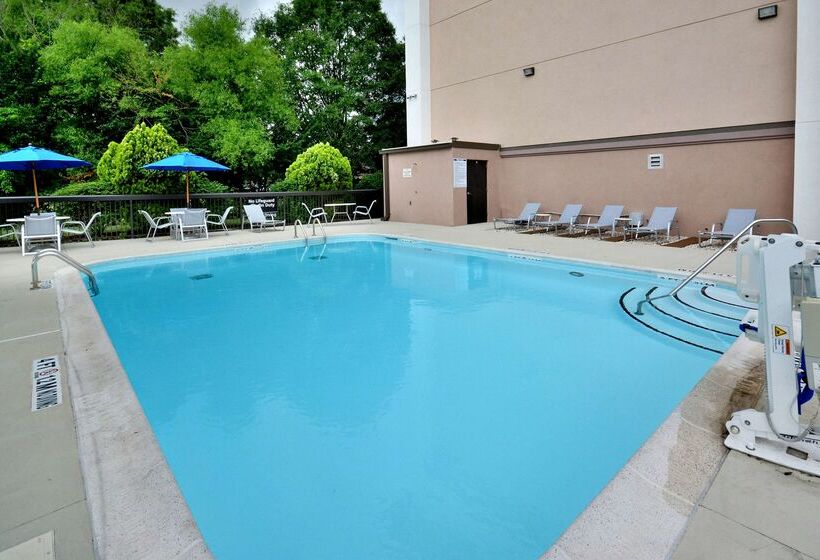 Отель Hampton Inn Raleigh Durham Airport