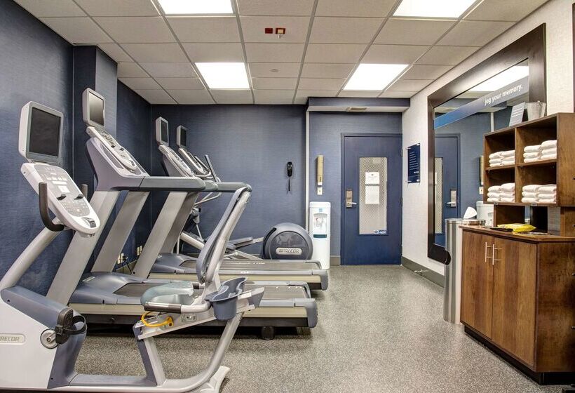 هتل Hampton Inn Rochester South