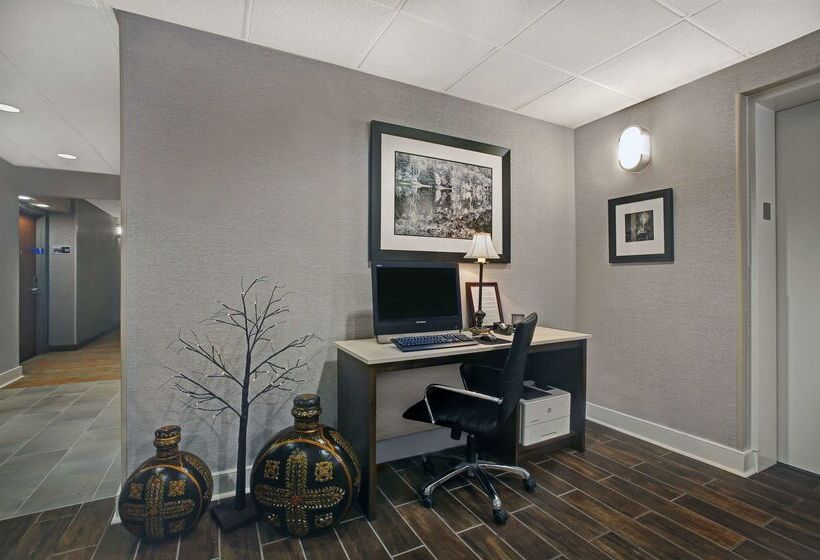 ホテル Hampton Inn Salisbury