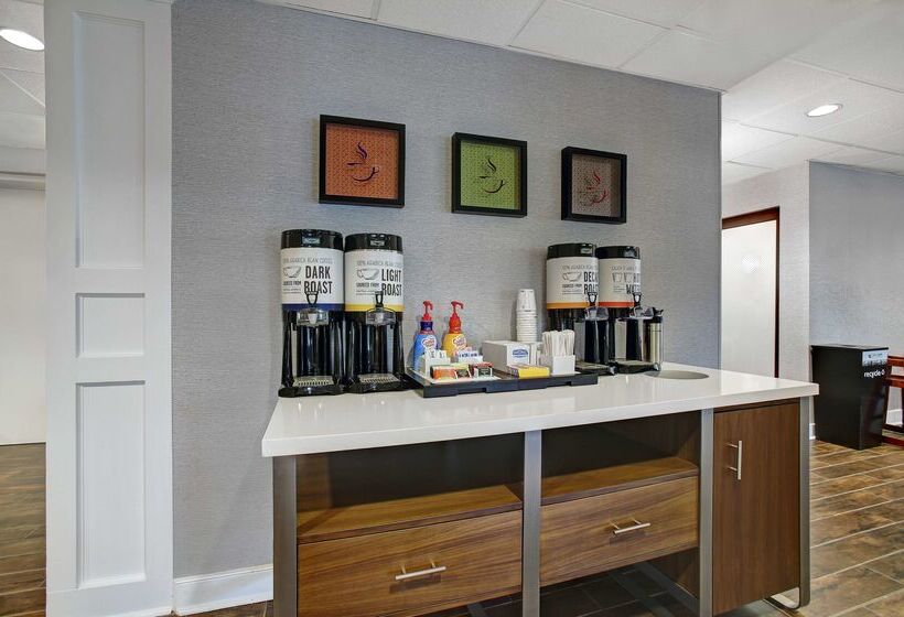 ホテル Hampton Inn Salisbury