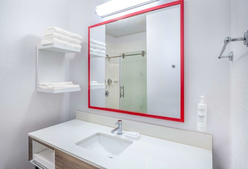 호텔 Hampton Inn Sanford