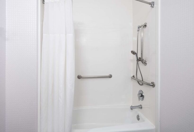 호텔 Hampton Inn Sanford