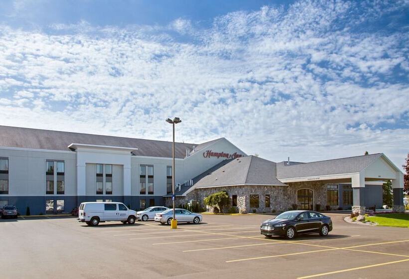 בית מלון כפרי Hampton Inn Sault Ste Marie