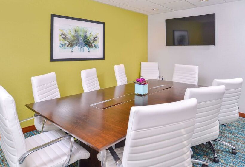 Отель Hampton Inn Seattle Airport