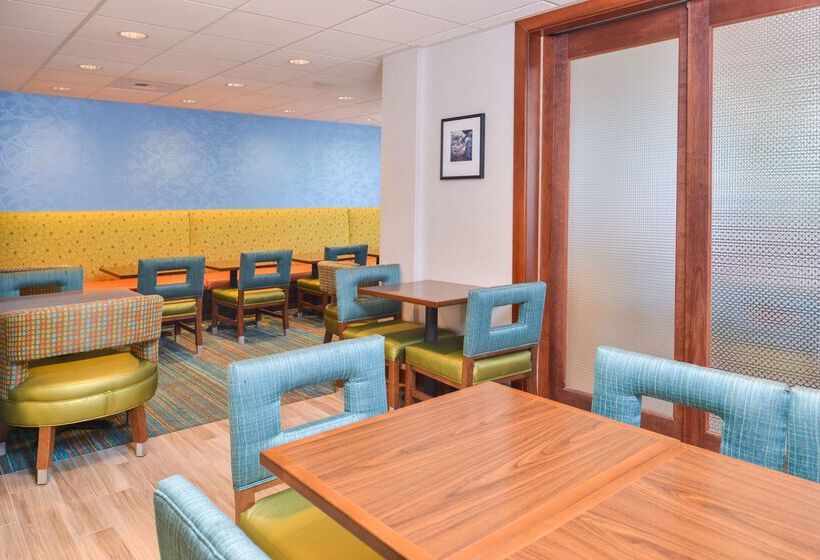 Отель Hampton Inn Seattle Airport