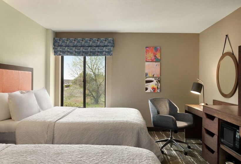 هتل Hampton Inn Sedona