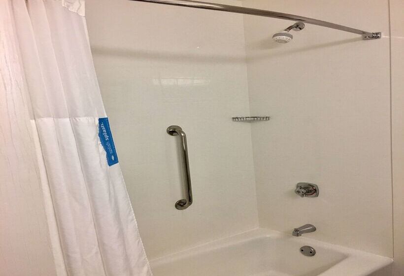 هتل Hampton Inn Sevierville