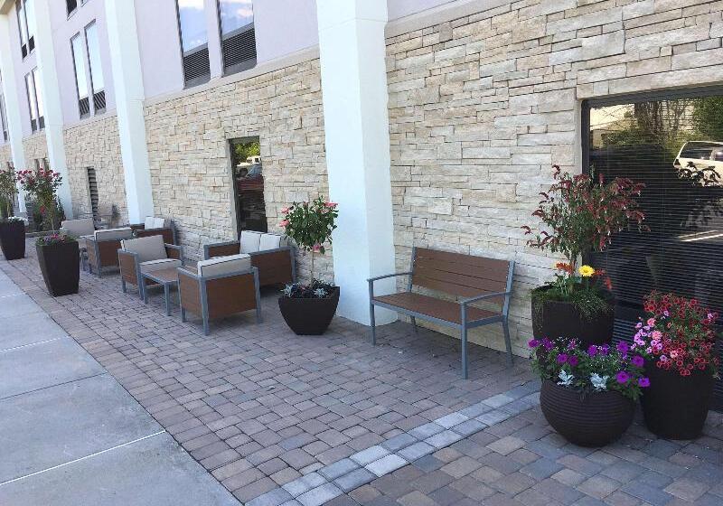 هتل Hampton Inn Sevierville