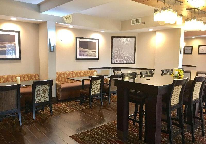 هتل Hampton Inn Sevierville