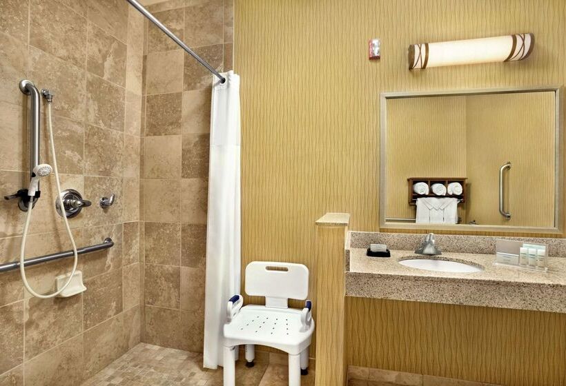 호텔 Hampton Inn Shawnee