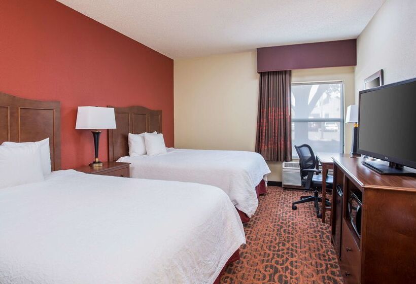 ホテル Hampton Inn Shawnee