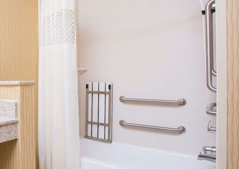 호텔 Hampton Inn Shawnee