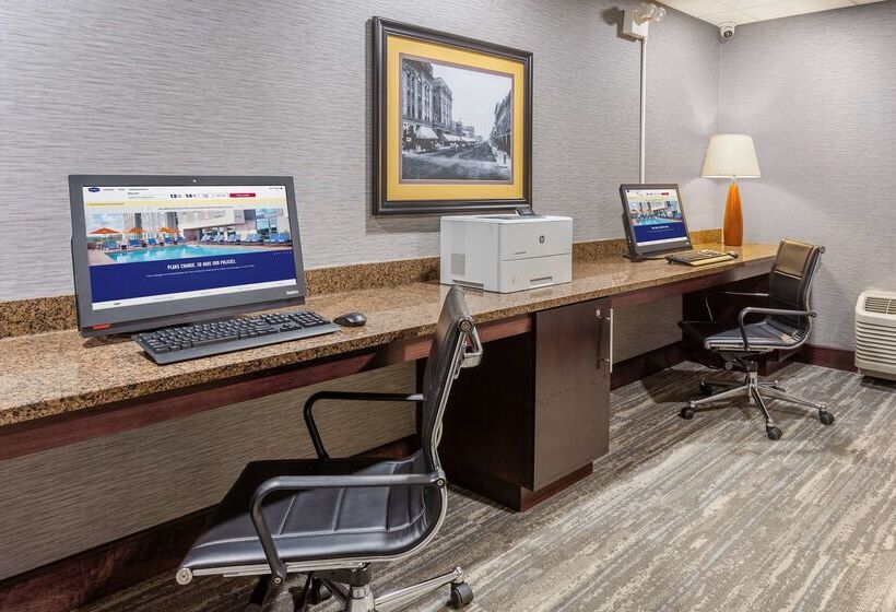 בית מלון כפרי Hampton Inn Sioux Falls