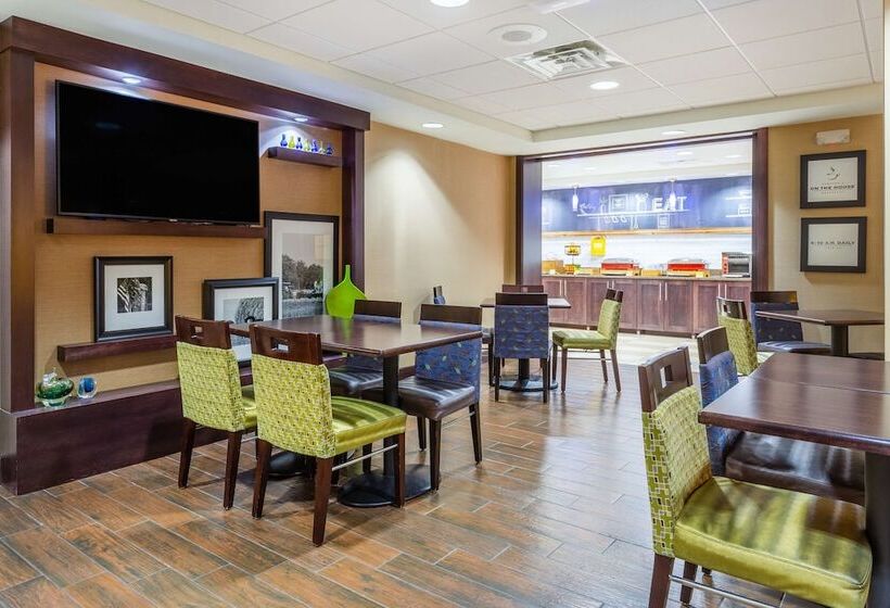 בית מלון כפרי Hampton Inn Sioux Falls