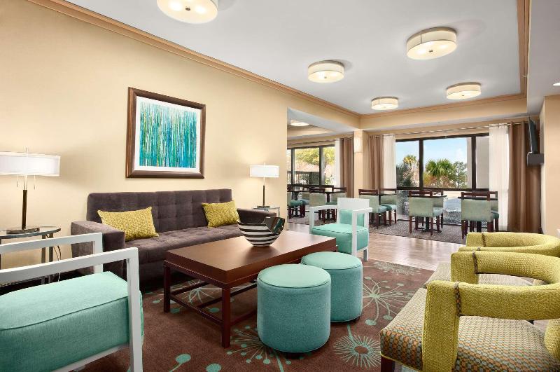 בית מלון כפרי Hampton Inn Slidell