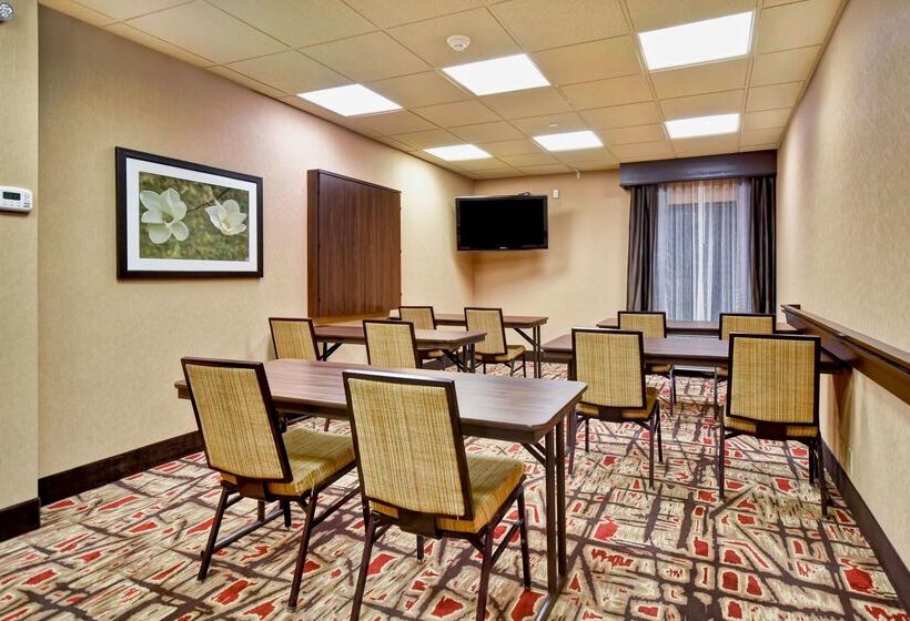 فندق Hampton Inn Starkville