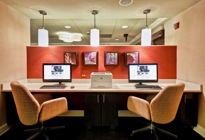 فندق Hampton Inn Starkville